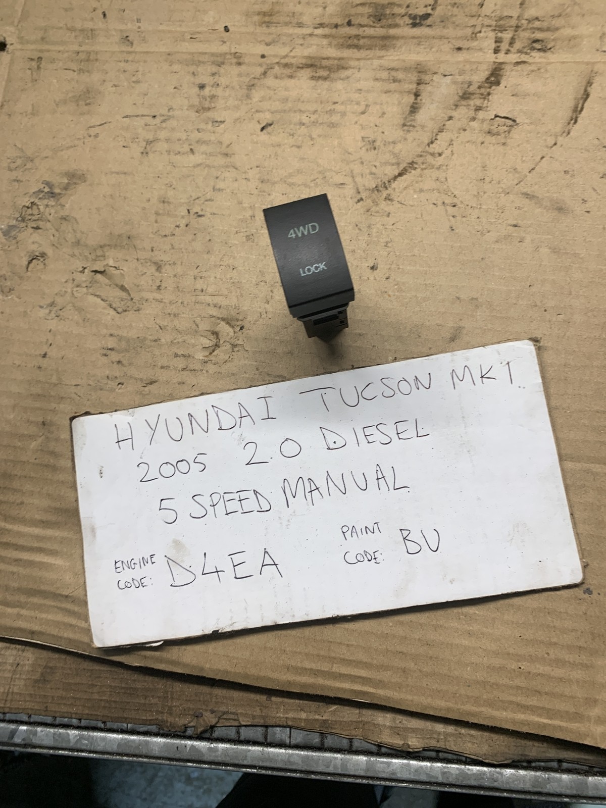Hyundai Tucson Mk1 2005 2.0 Diesel D4EA All-Wheel Drive Switch Button 937702E900