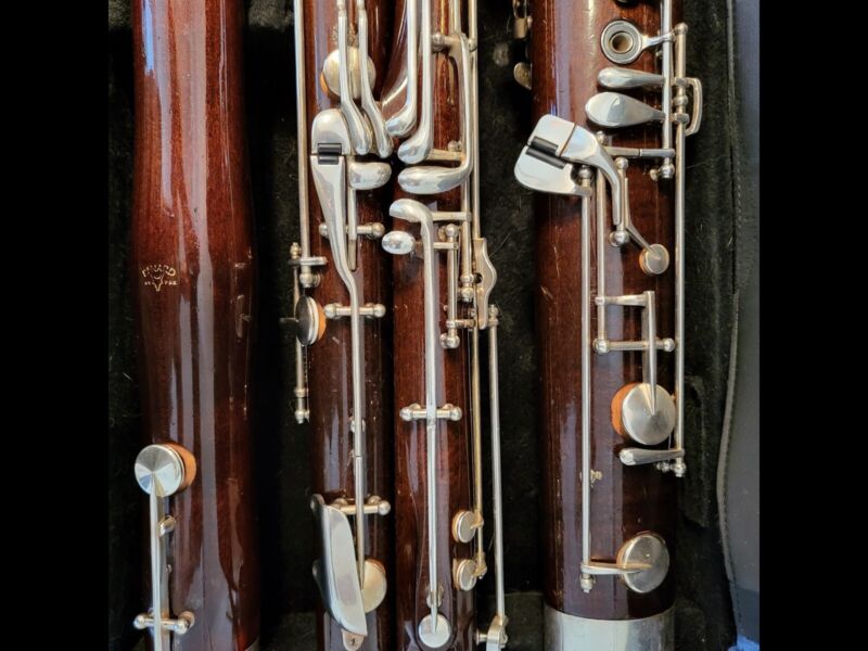 Fox Renard bassoon model 20 (like 220 but with added features)