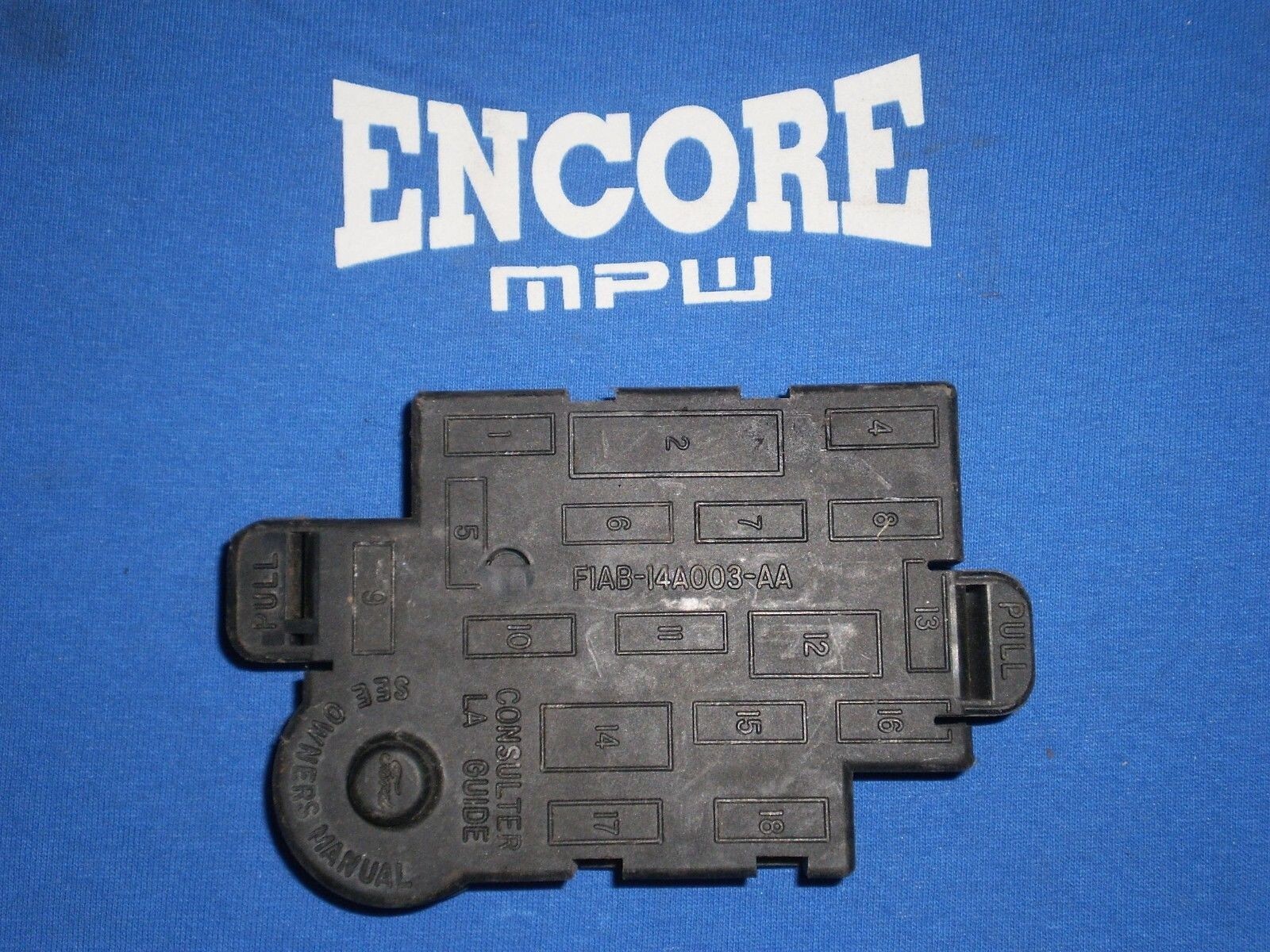 ｐｒｅｓｅｎｃｅ　１９８６－１９９８　Ｃｏｍｐｌｅｔｅ　ｂｏｘ 1991-1998 ford mustang fuse box cover interior dash plate