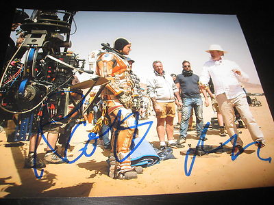 MATT DAMON RIDLEY SCOTT SIGNED AUTOGRAPH 8x10 PHOTO THE MARTIAN ACTION SHOT COA