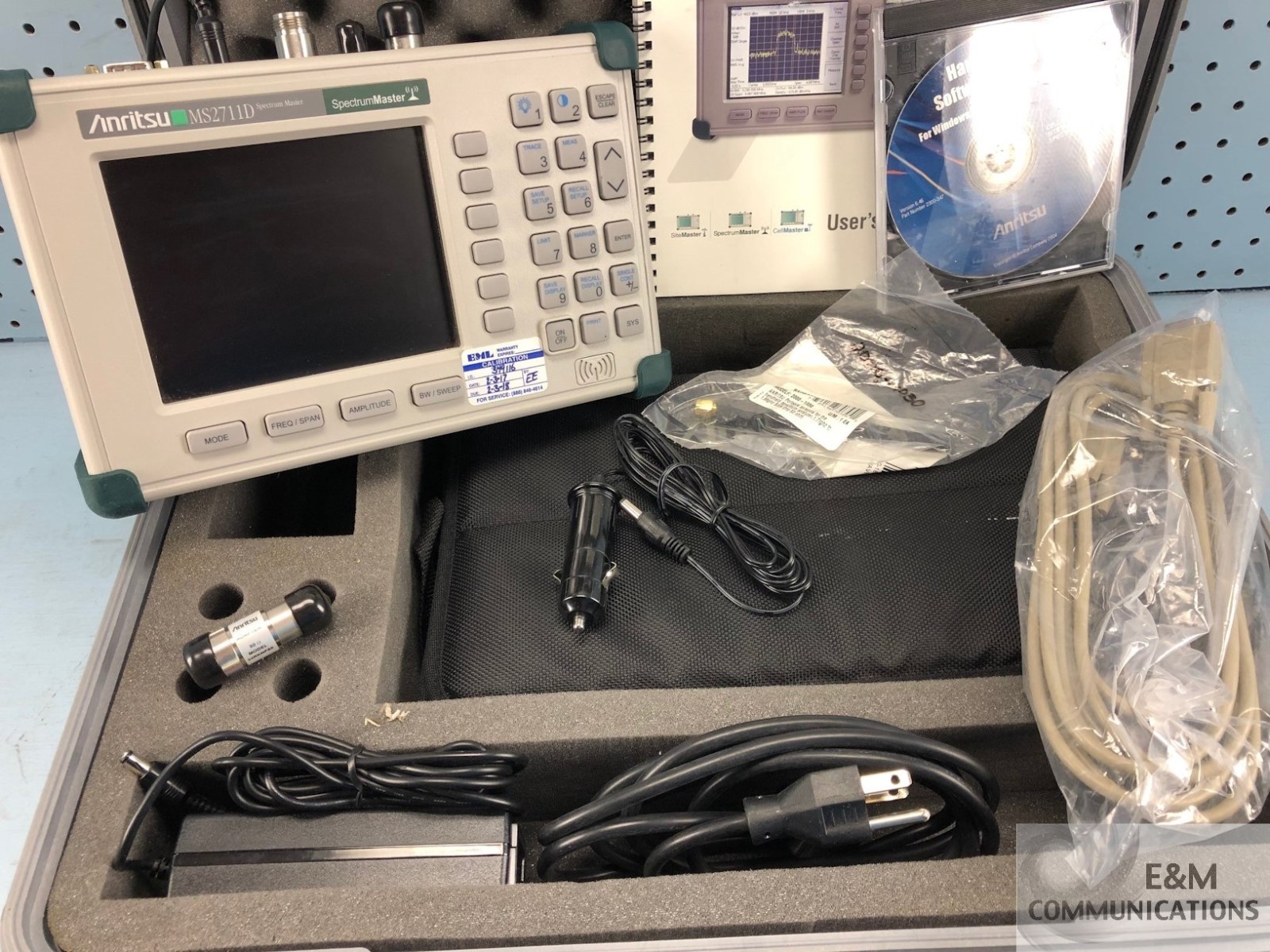 MT2711D ANRITSU SPECTRUM MASTER 100KHZ - 3GHZ ANALYZER W/ OPT 3/21 2017 CALIB