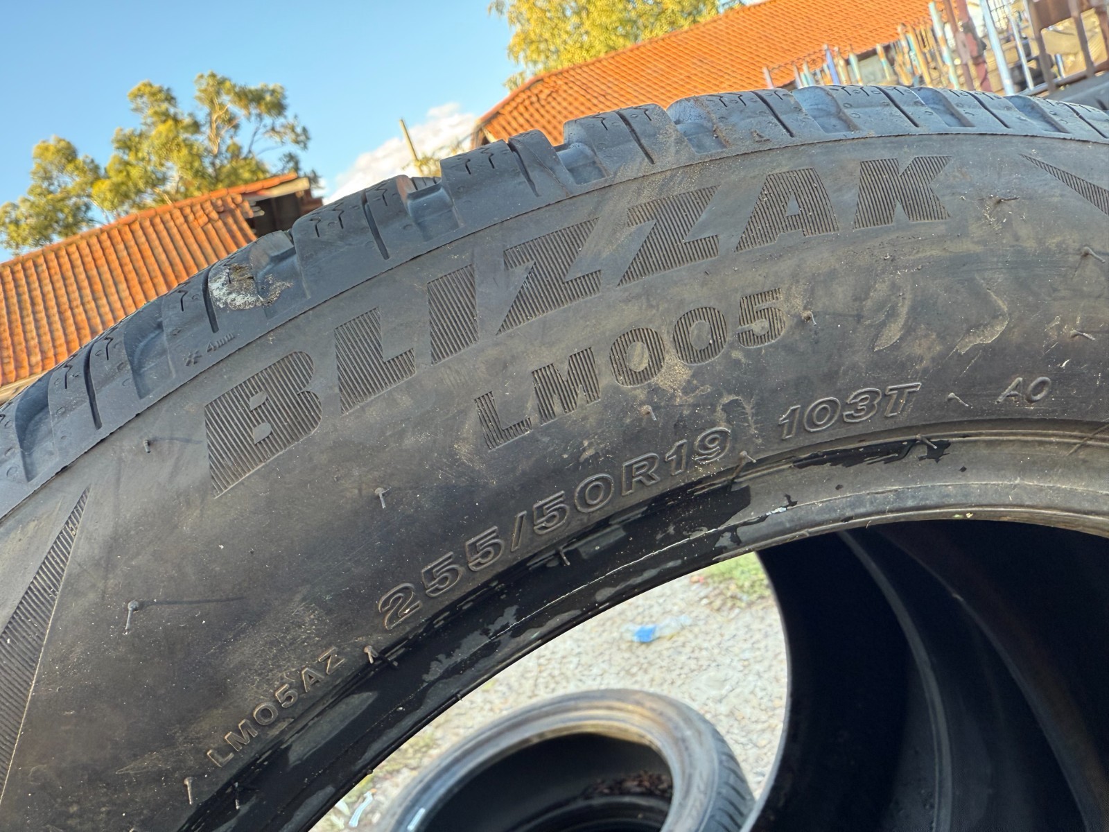 New 255 50 19 Bridgestone, Blizzak LM005, AO, 103T, x1 Tyre (F1_tyres) YD286