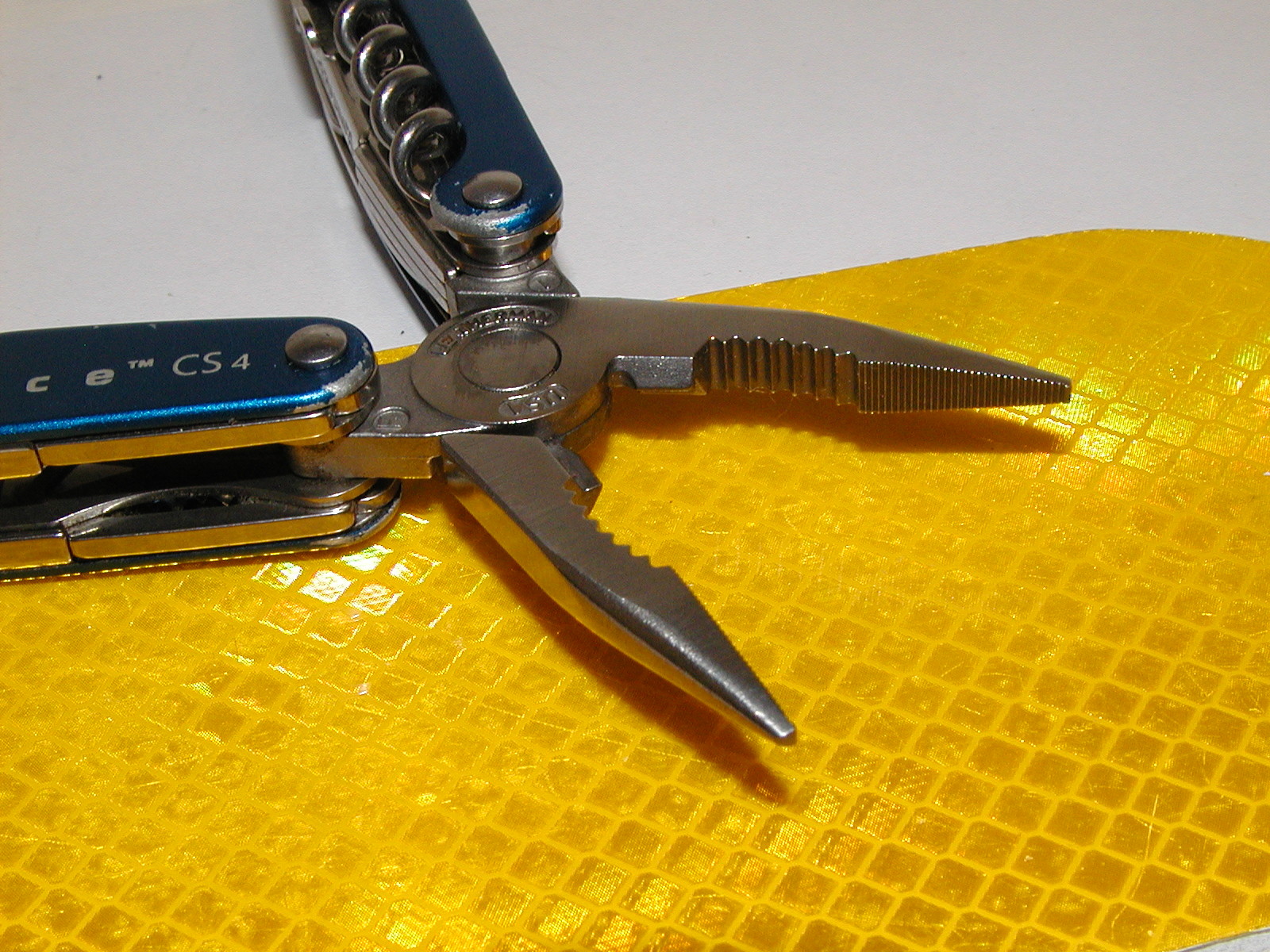 USA MADE BLUE LEATHERMAN JUICE CS4 MULTI-TOOL WITH SHEATH VERY CLOSE TO NEW