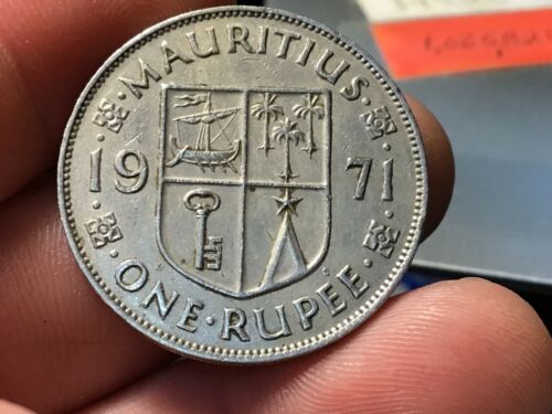 1971 Mauritius 1 Ruppe, Larger Coin