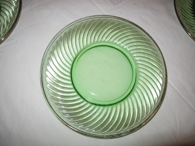 Vaseline Glass Green Depression   -  6 Swirl Plates Dishes w/ Gold Trim LOT Set