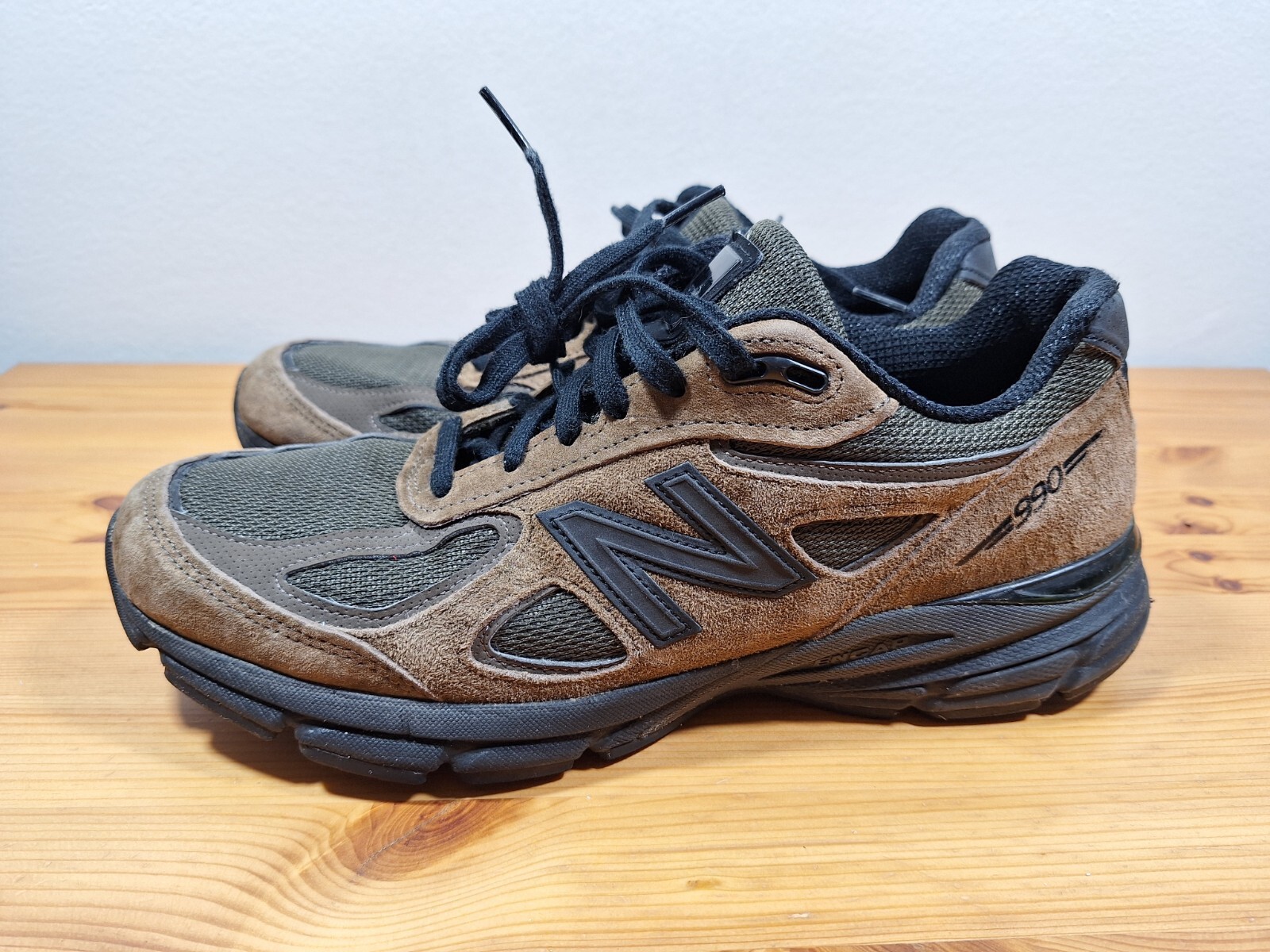 New Balance 990v4 Military Green - M990MG4 - Size 10 Made in New Balance 990v4 Military Green - M990MG4 - Size 10 Made in