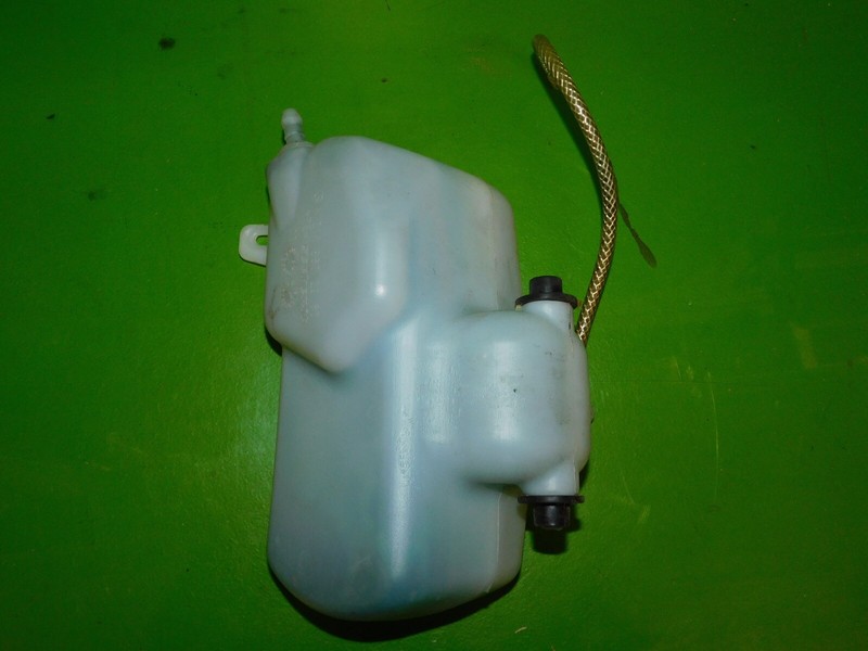 06-11 CLS 550 63 W219 OEM 2118602960 washer wiper fluid reservoir tank bowl can