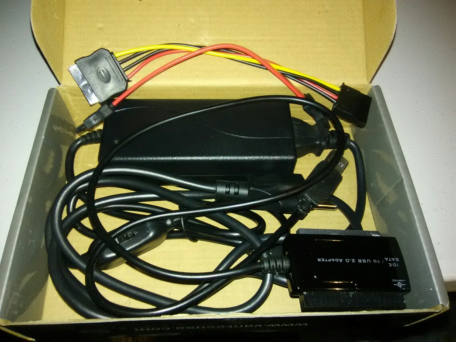 Vantec IDE/SATA TO USB 2.0 Adapter