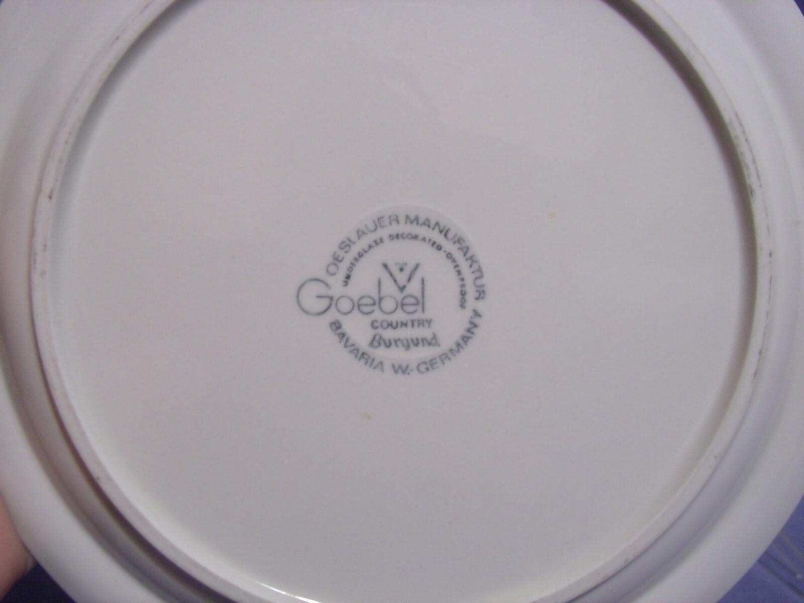 Goebel Burgund dinner plate