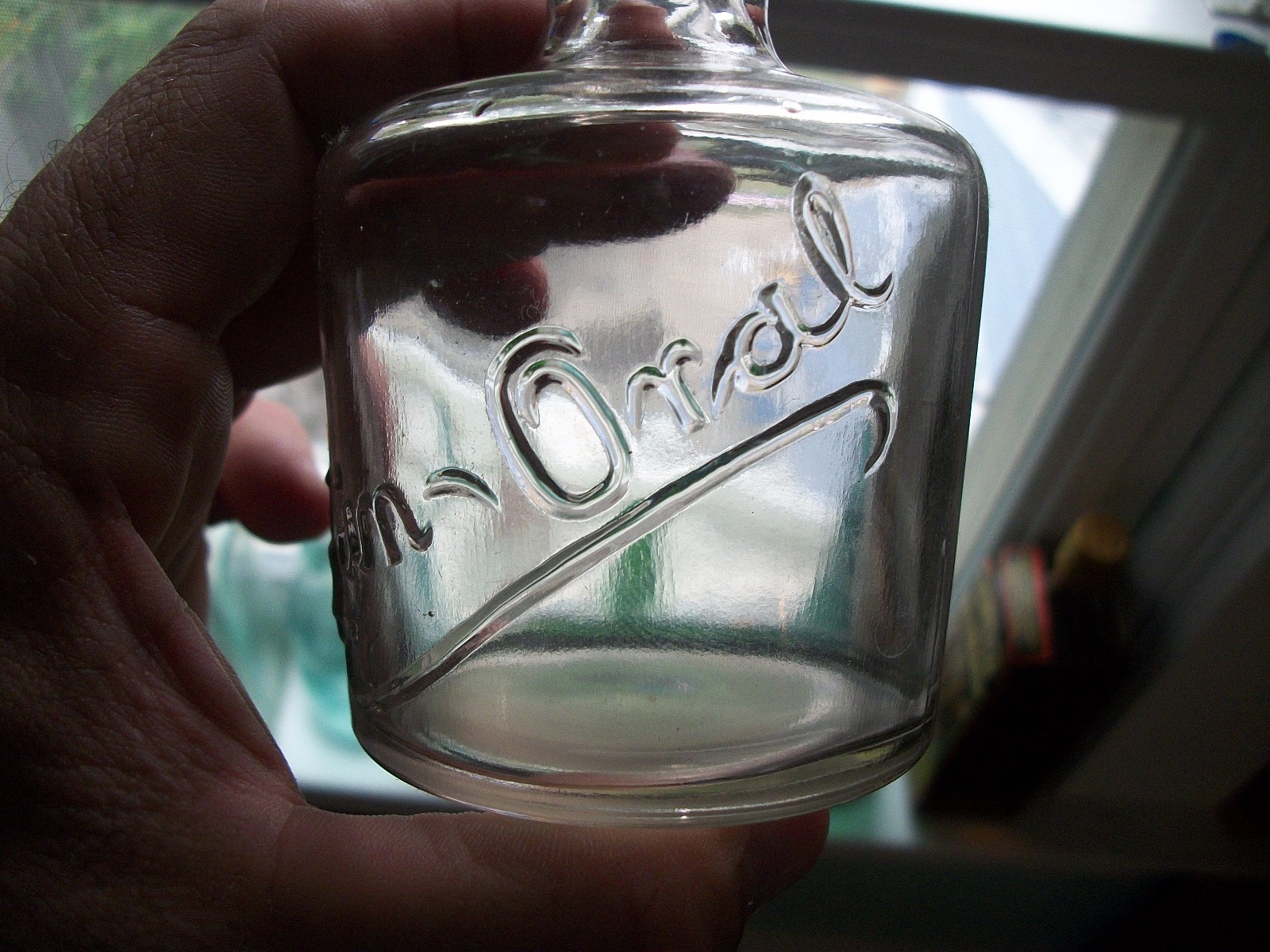 NEAT $AN-ORAL DOLLAR SYMBOL FOR S DENTAL BOTTLE? WITH GLASS STOPPER 1900 ERA