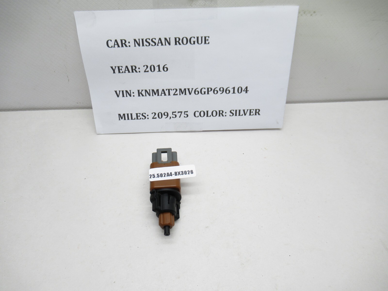 20162019-nissan-rogue-brake-light-switch-used-oem-253203ja0a