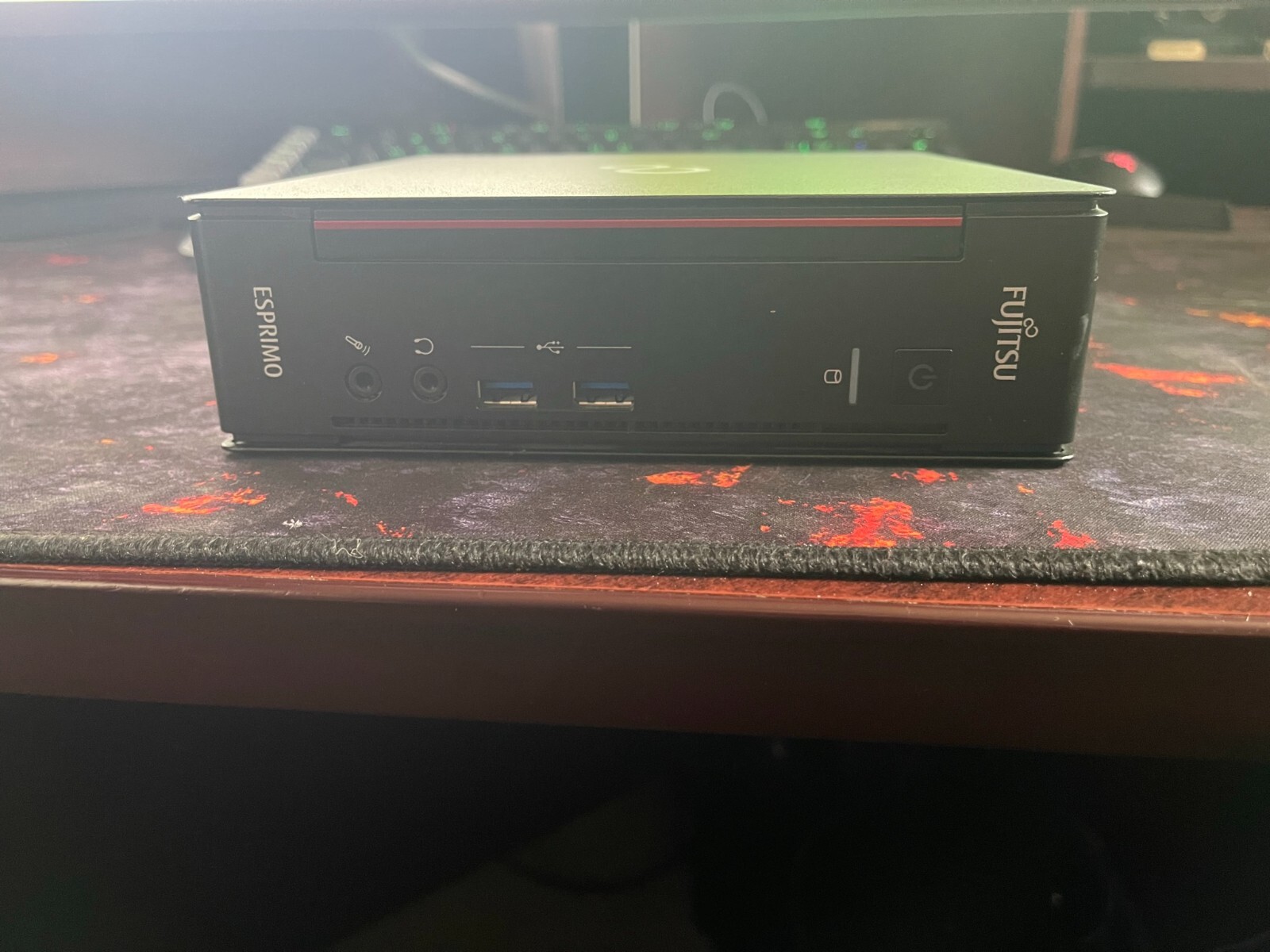 D622 FUJITSU ESPRIMO Q556/P Core i3-6100T メモリ4GB HDD500GB