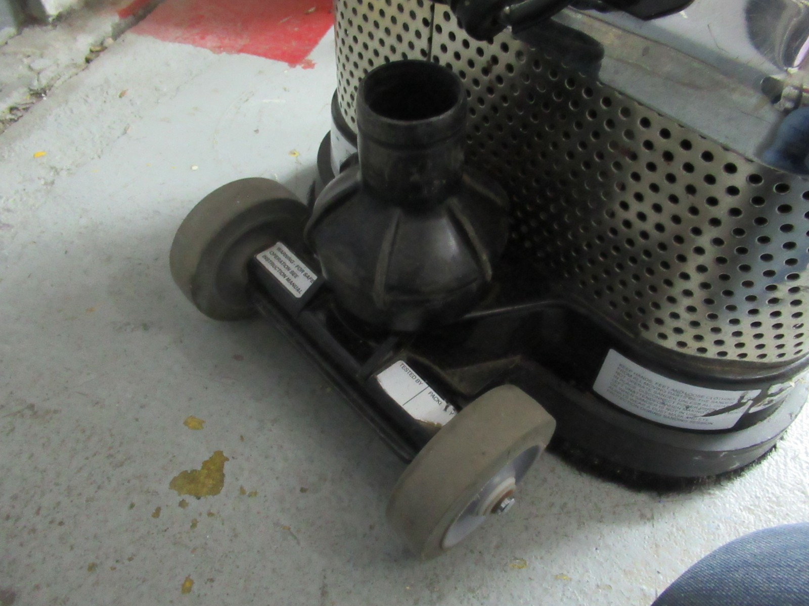 CLARKE EZ-SAND 115V HDTR 3-DISC ORBITAL FLOOR SANDER PRE-OWNED (LOCAL PICK-UP)