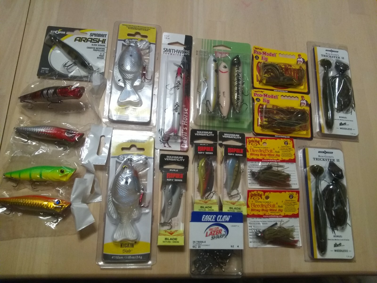 Fishing Lure (Name Brands) Lot Assorted as ShownのeBay公認海外通販｜セカイモン