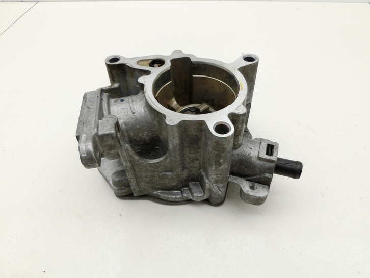 VW Passat 3G B8 14-19 TDI 2,0 110KW CRLB Unterdruckpumpe Vakuumpumpe  - Bild 4