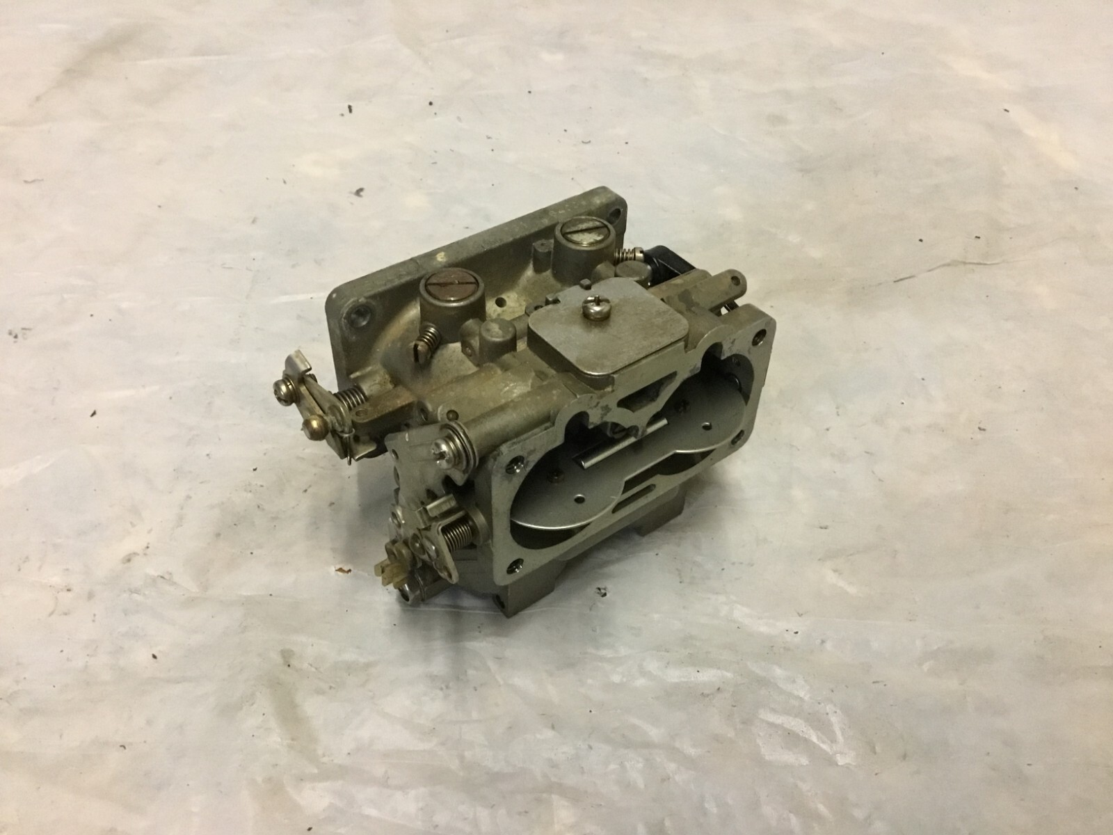 CARBURETOR BOTTOM YAMAHA 200 HP 2 STROKE 64E-14303-S0-00 CARBURETOR BOTTOM YAMAHA 200 HP 2 STROKE 64E-14303-S0-00