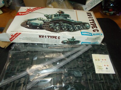 KV-1 Type C Aurora Model Kit Tank 1:72