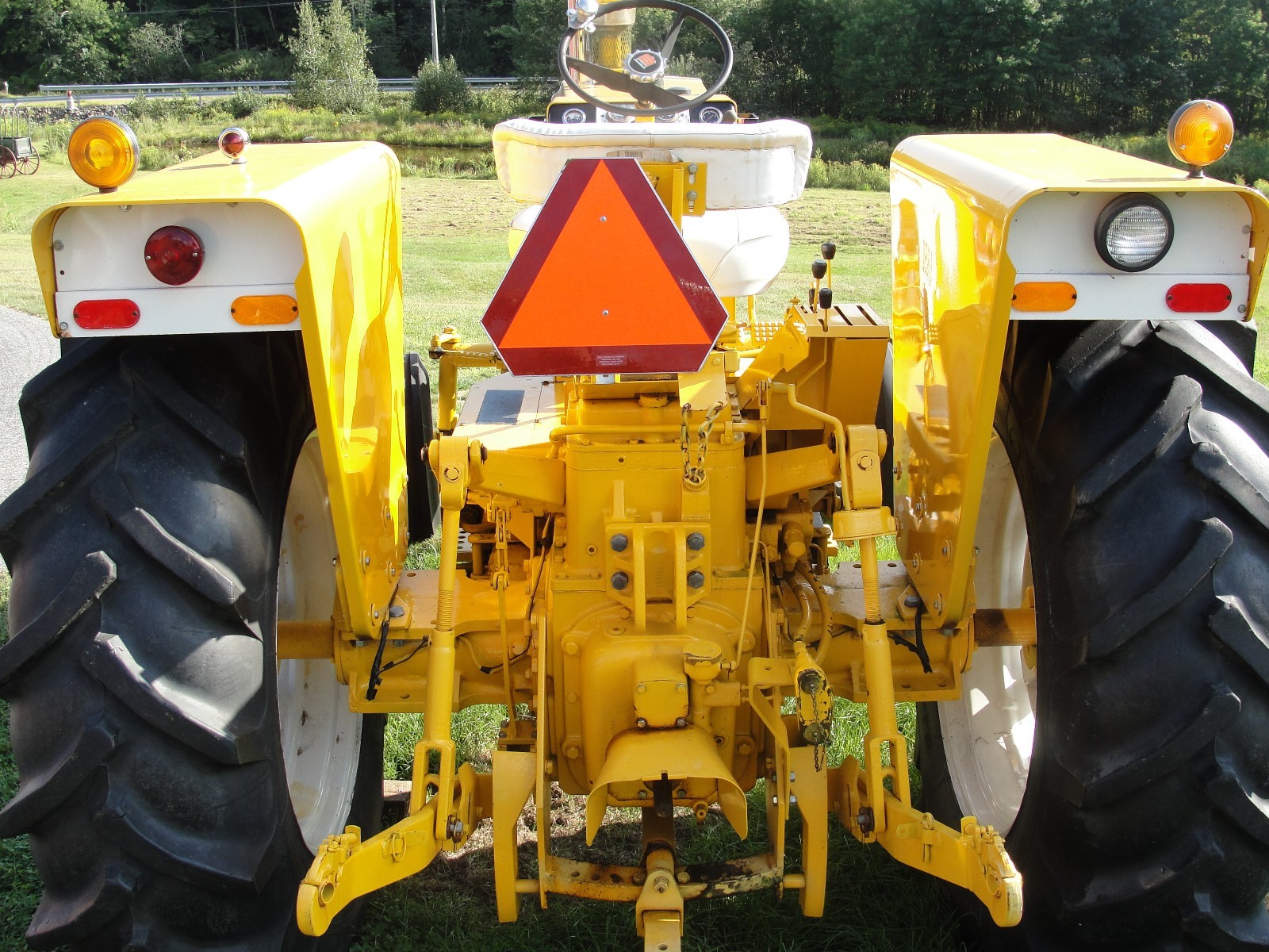 MINNEAPOLIS MOLINE G-850