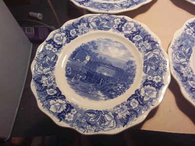 8 PLATES  - FLOW BLUE - 