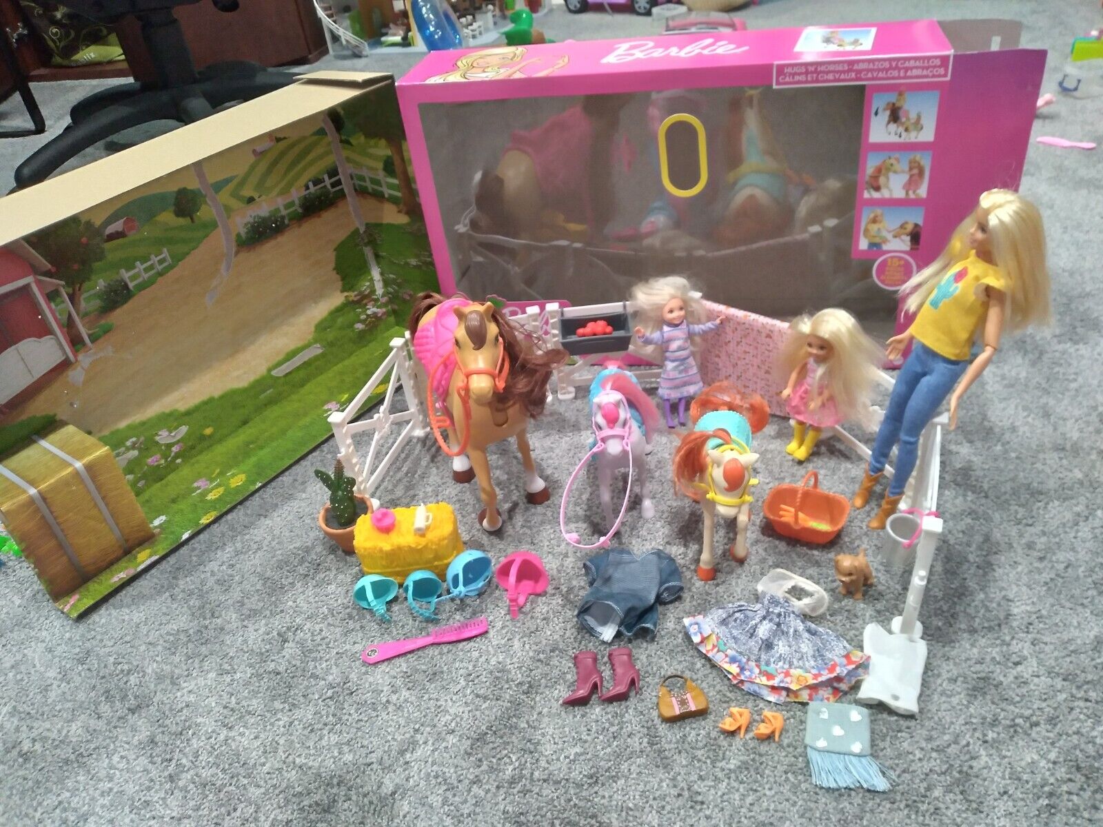 Barbie Hugs N Horses Playset w Barbie Chelsea Blonde Dolls 3 Horses extras eBay