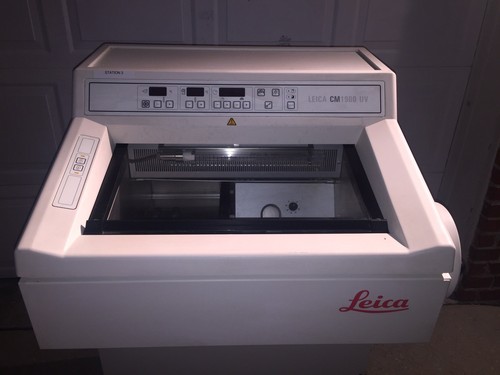LEICA CM1900 UV Rapid Sectioning Microtome Cryostat - Model: CM 1900UV-3-1