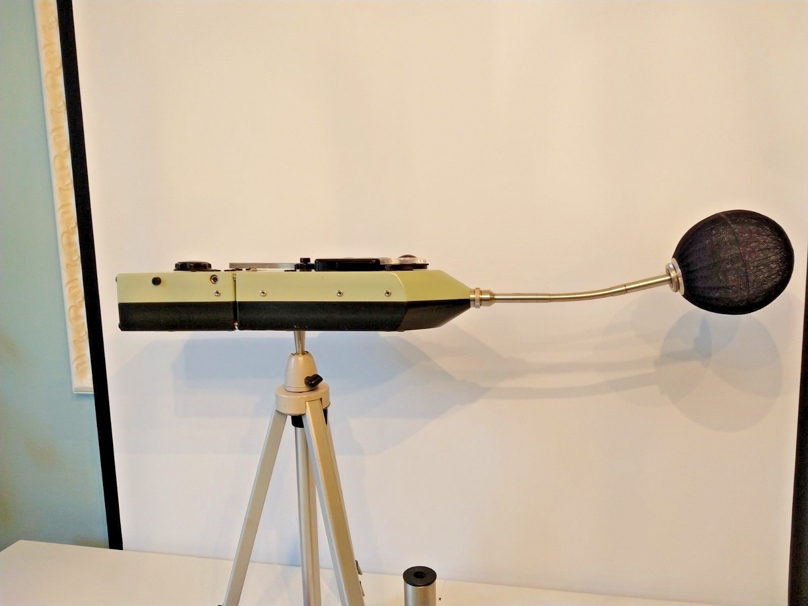 Bruel & Kjaer 2209 Sound Level Meter -