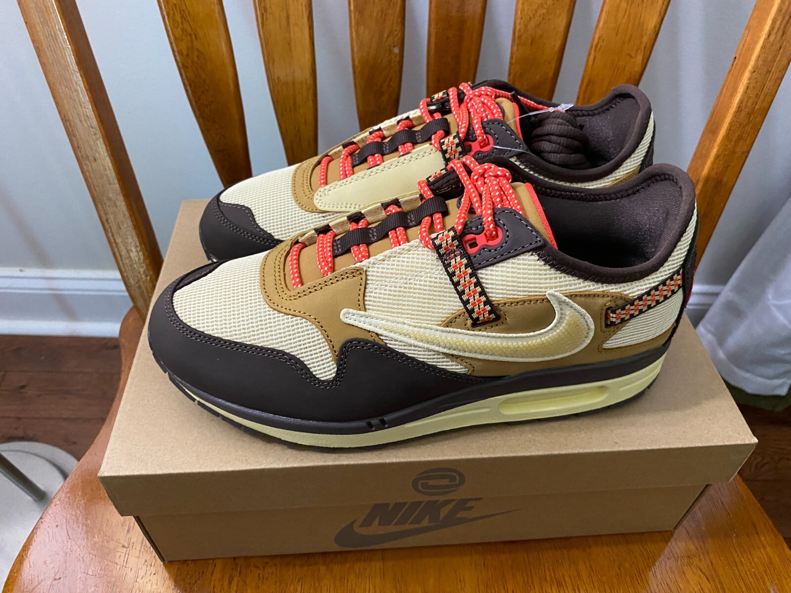Nike Travis Scott ''Cactus Jack'' Air Max 1 Baroque Brown: купить с  доставкой из США, цена 48 340 руб - (384962983180)