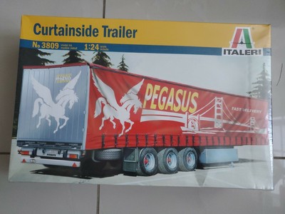 Italeri No.3809 Curtainside Trailer Plastic Model Kit 1:24 Sealed