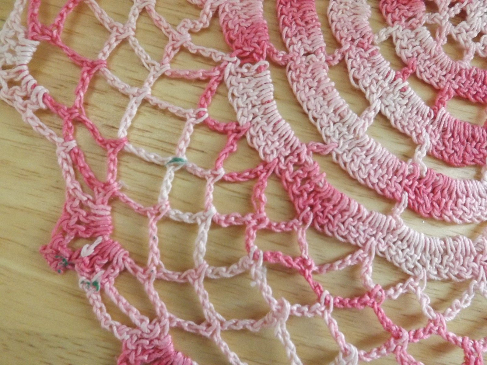 Vtg Round Marbled Varigated Pink Crocheted Crochet Doily 11