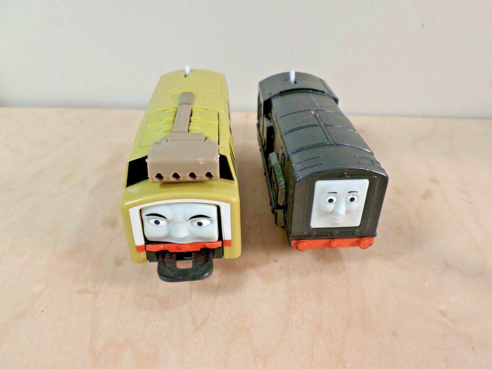 Thomas the Tank Engine~Tomy 1992~Bash~5 Train Cars~Motorized Trains with Cars