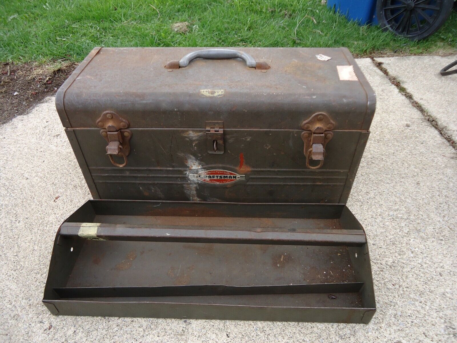 Craftsman  Portable Steel Tool Box with Tray 1950s 18 inch  USA