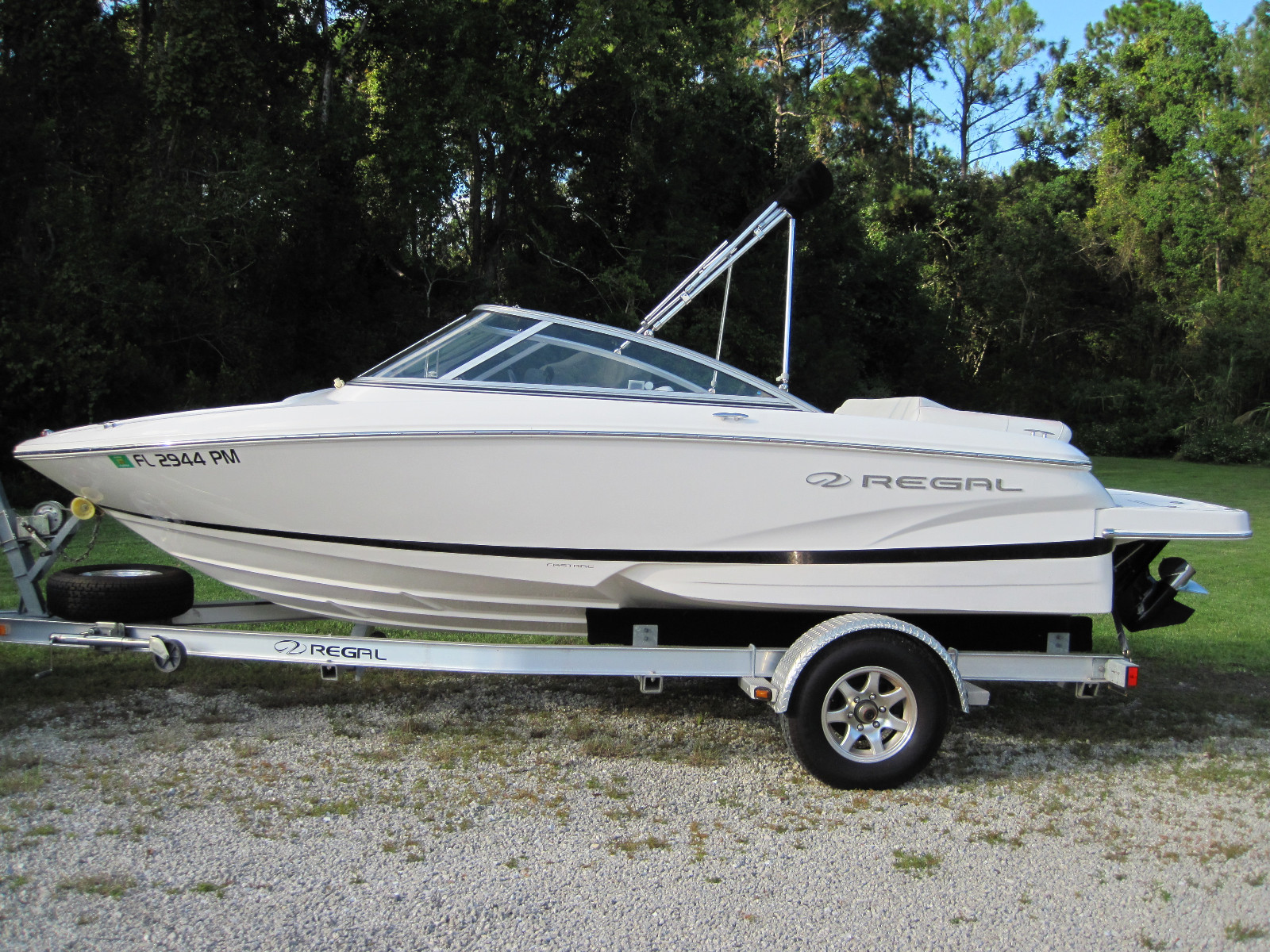 2013 Regal 1900 Bowrider w/ Trailer Mercruiser 4.3L MPI only 87 Hours - CLEAN!