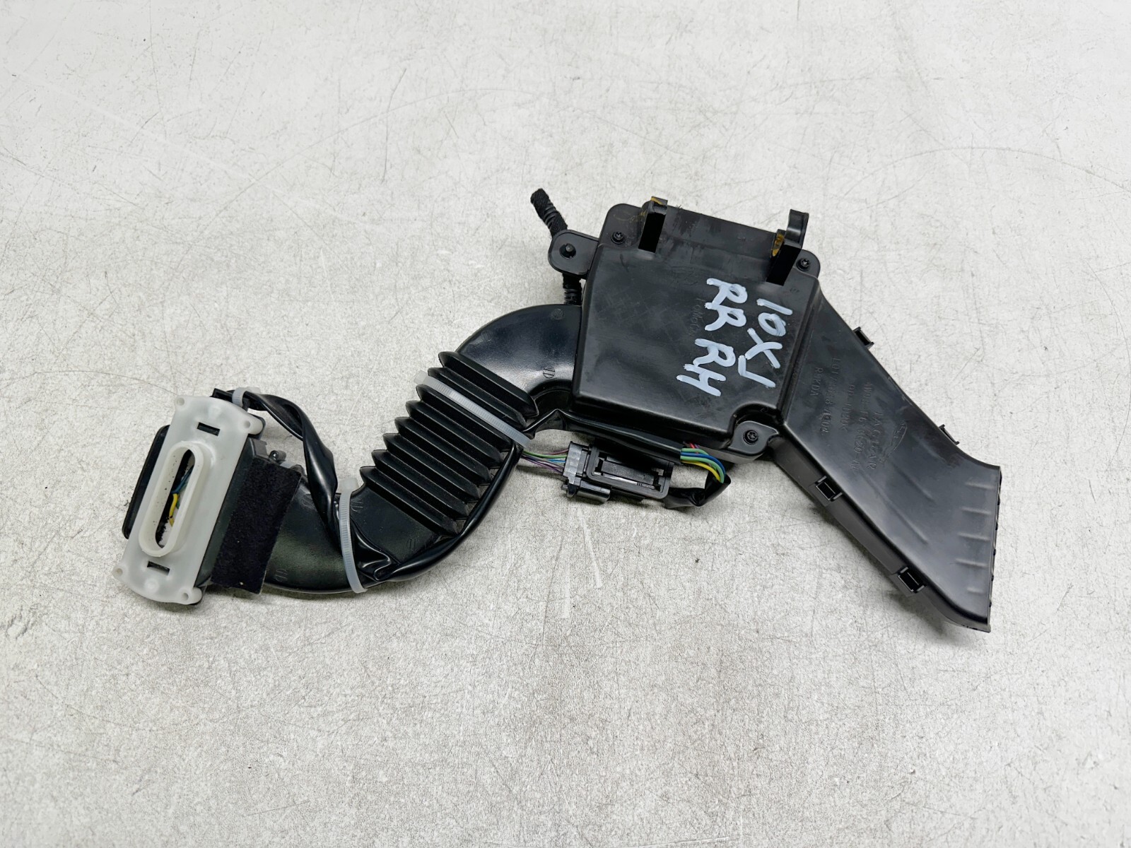 H411184 2010-2019 JAGUAR XJ XJL REAR UPPER SEAT BLOWER