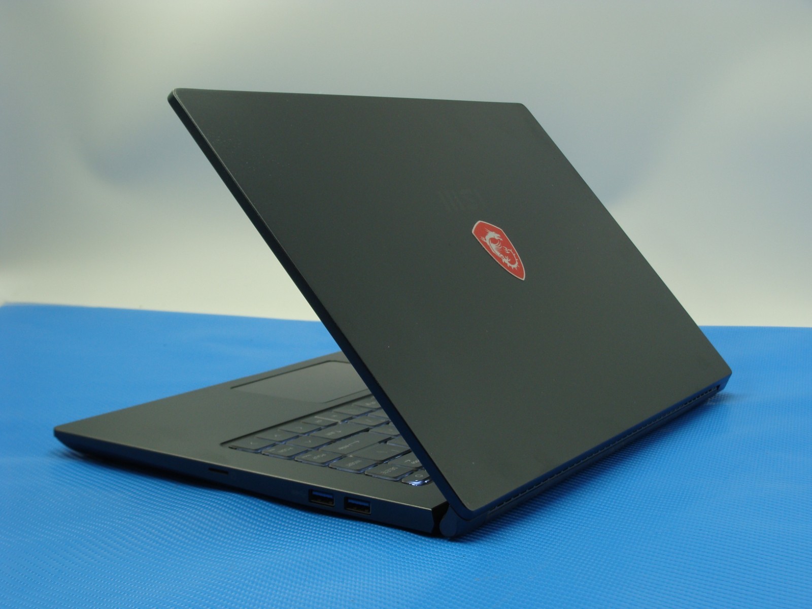 MSI Modern 15 A11M 15.6" FHD i7-1195G7 16GB 512GB+1TB SSD Win 10 - Thumbnail 3
