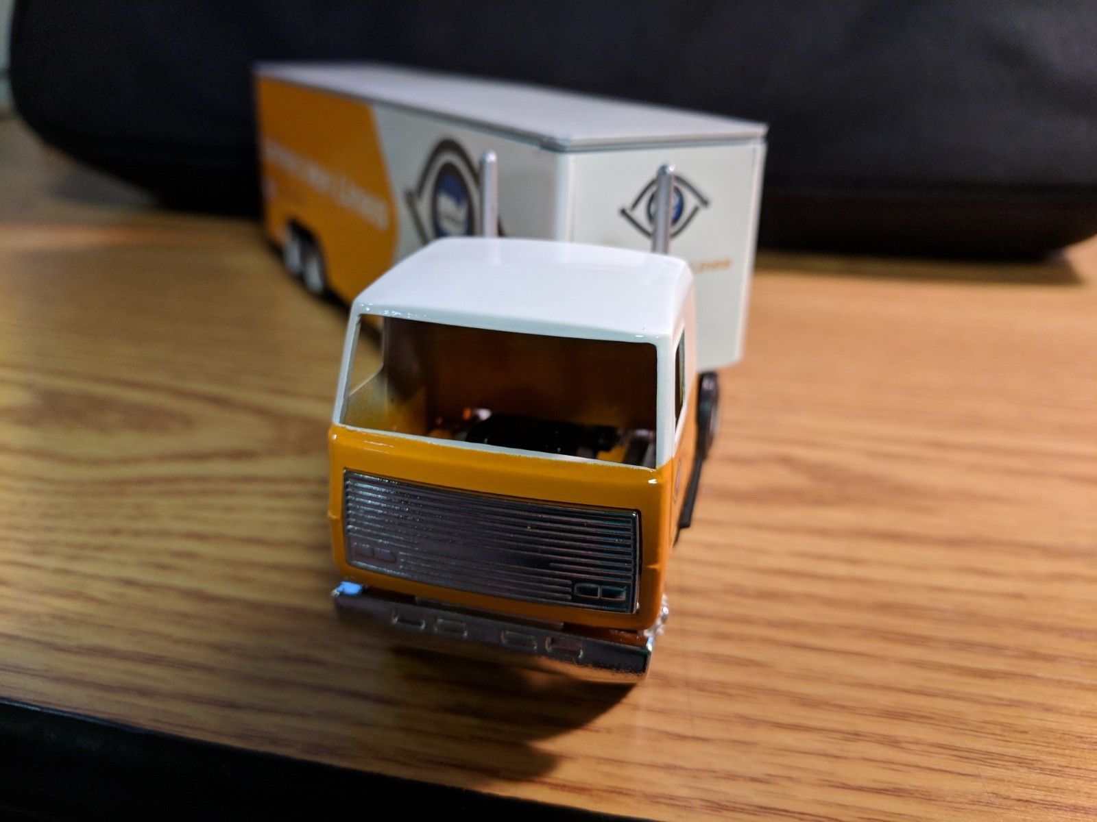 United Van Lines Moving Truck (Winross)