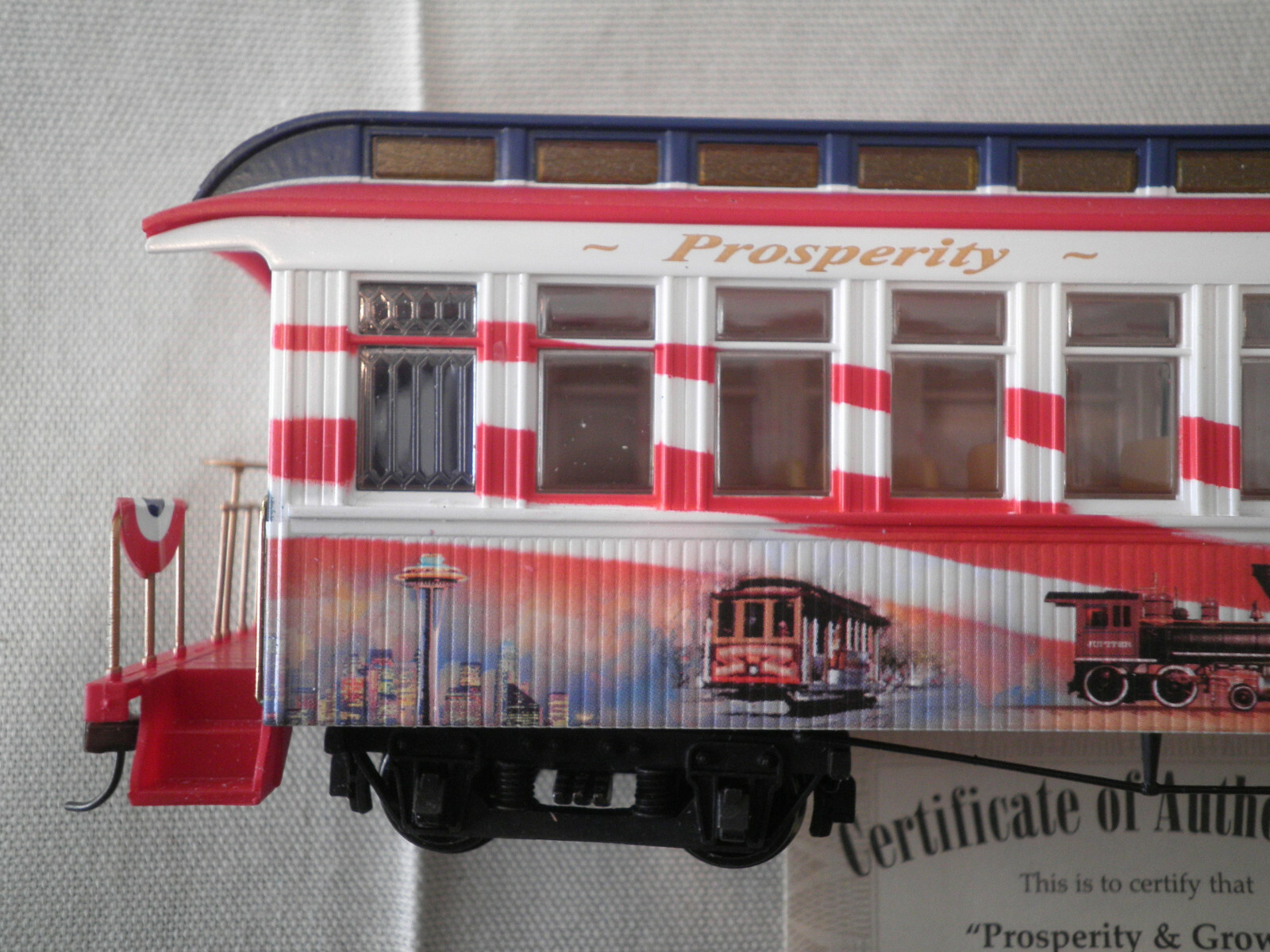 BACHMANN HAWTHORNE VILLAGE SPIRIT OF AMERICA PROSPERITY & GROWTH COACH CAR W/COA