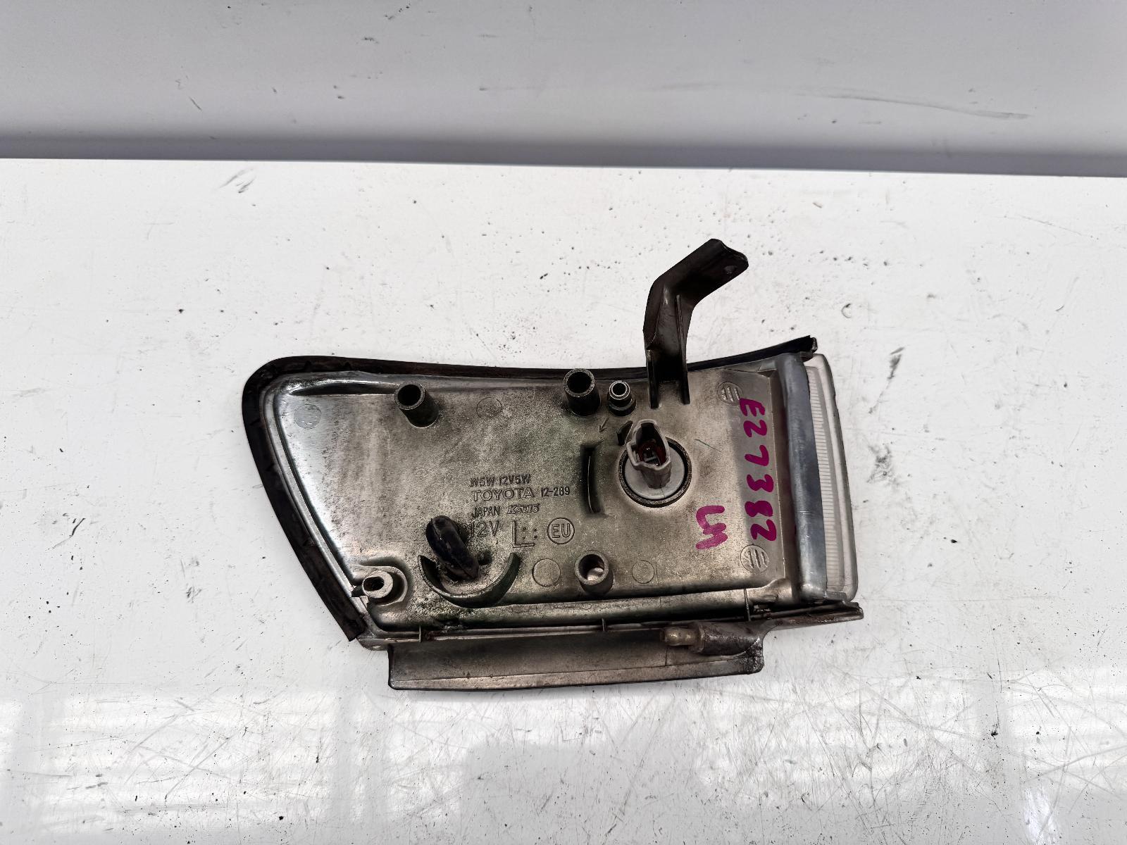 Toyota Corolla Left Corner Light AE92 06/1991-08/1994 - thumbnail 3