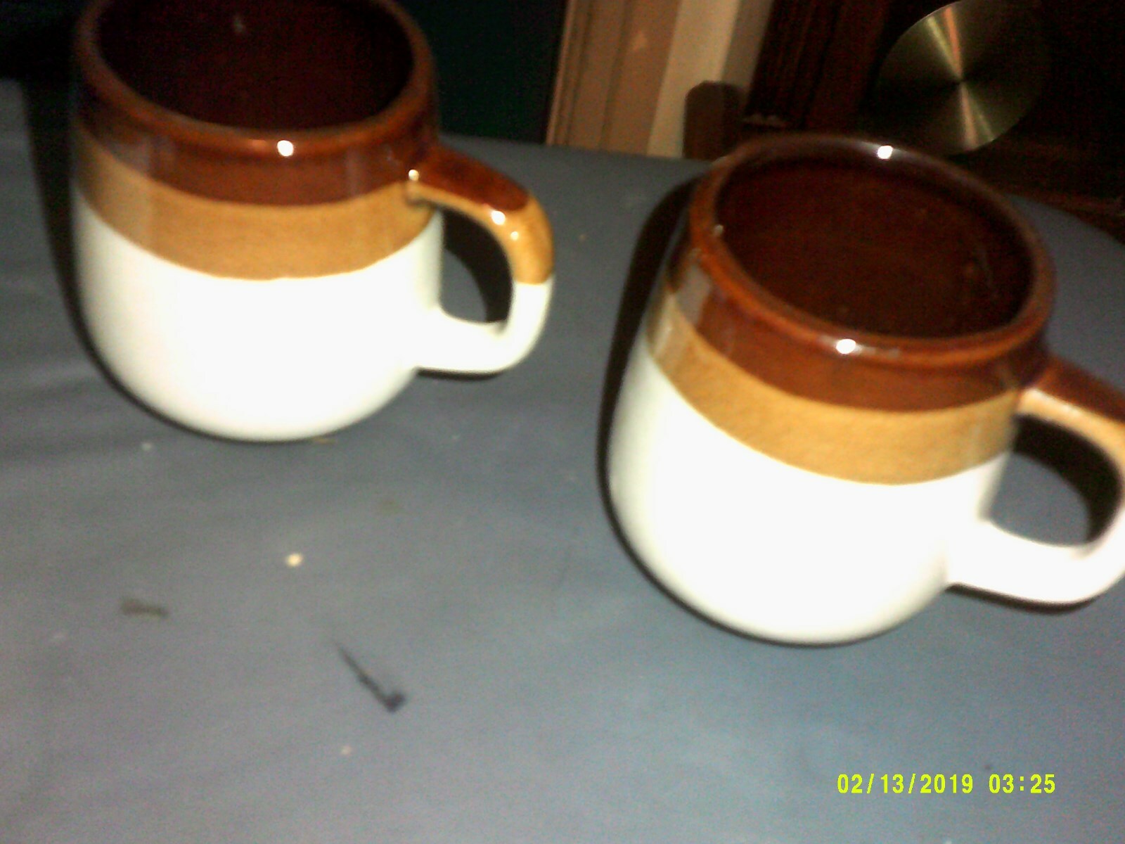 VINTAGE SET OF 4 STONEWARE TYPE COFFEE MUGS TAIWAN BROWN TAN RINGS