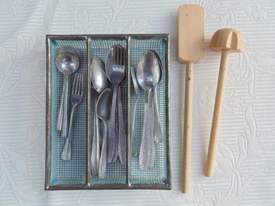 Dînette De Poupée Ancienne En Aluminium - 16 Couverts, écumoire, 2 Plats, Louche - Jouet D'imitation