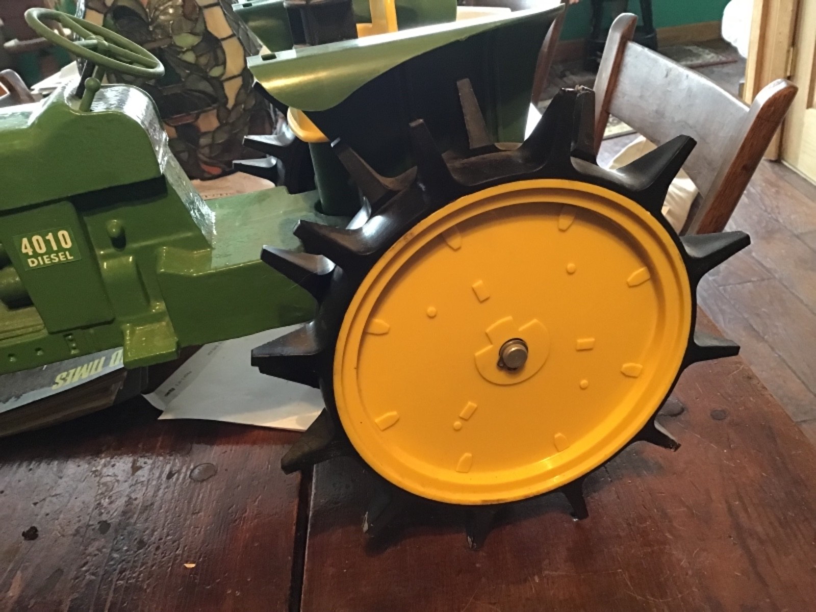 John Deere 4010 Diesel Tractor Die Cast Iron Metal Self Traveling Lawn Sprinkler