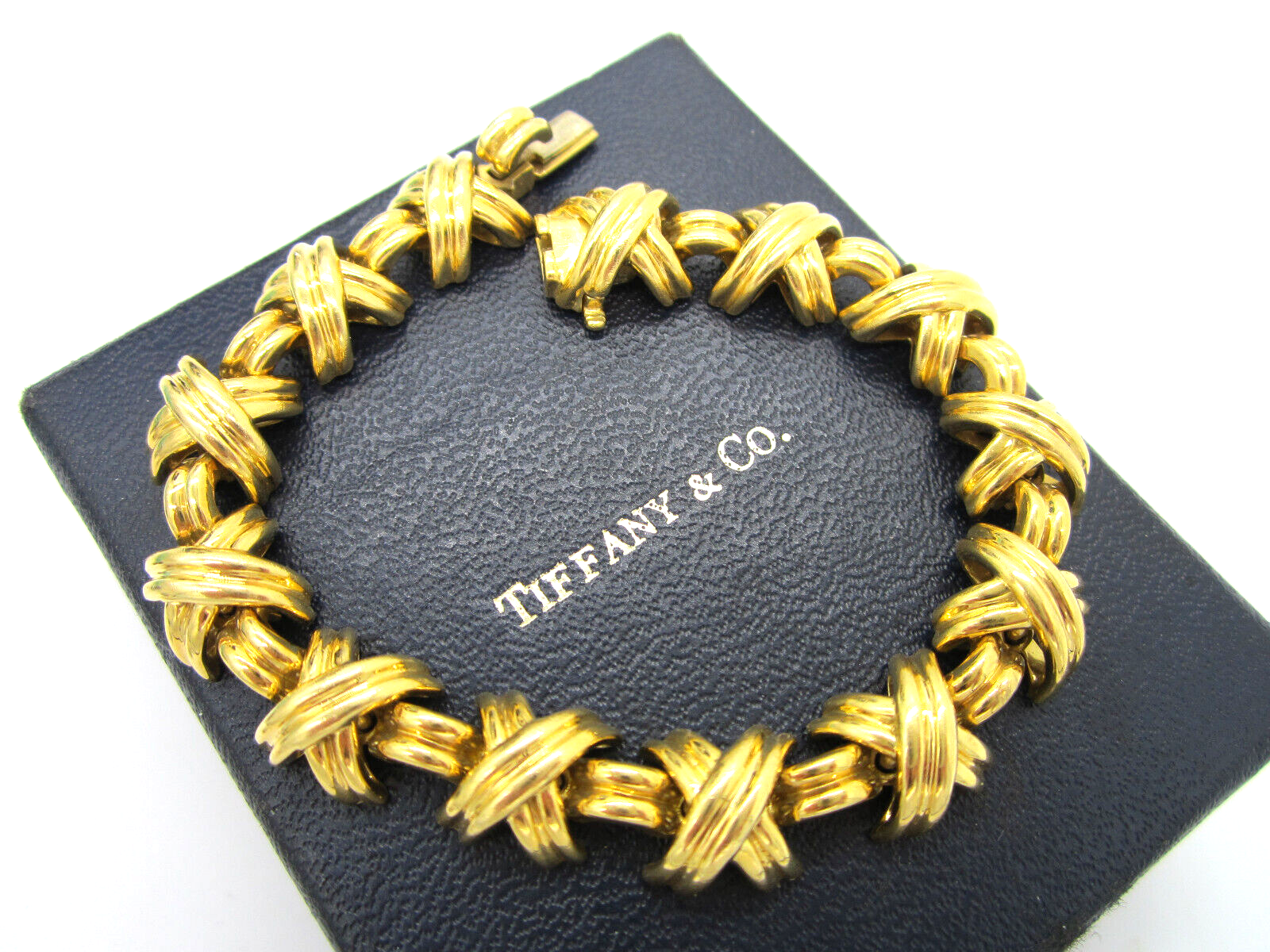 Estate Vintage Tiffany & Co Signature 18k Yellow Gold X Link Estate Vintage Tiffany & Co Signature 18k Yellow Gold X Link