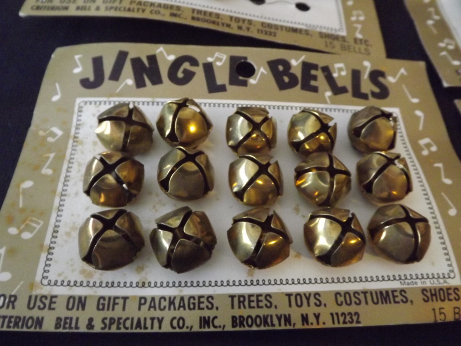 lot of 58 vintage JUNGLE BELLS criterion 45 ARE GOLD 13 ARE SILVER original pack