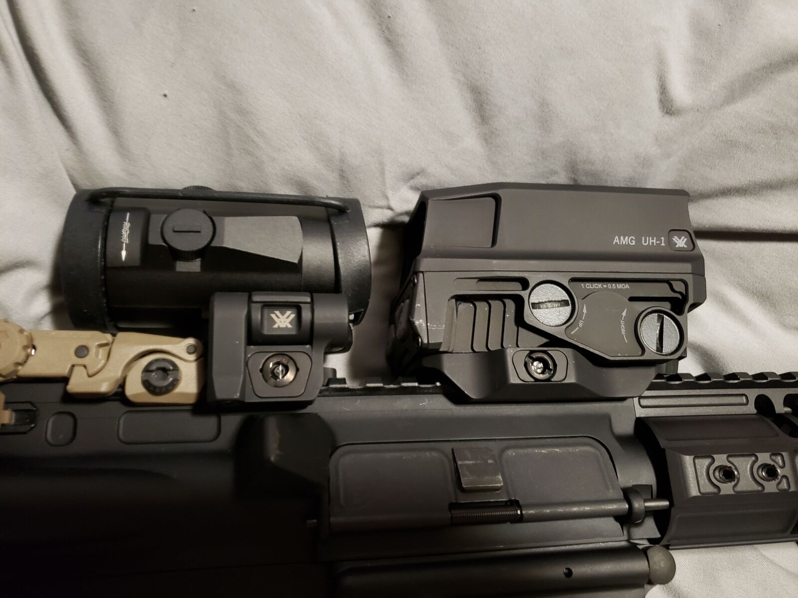 Vortex AMG UH-1 Gen II 1 MOA Red Dot EBR-CQB Holographic Vortex AMG UH-1 Gen II 1 MOA Red Dot EBR-CQB Holographic