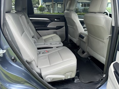 image 4 of interior