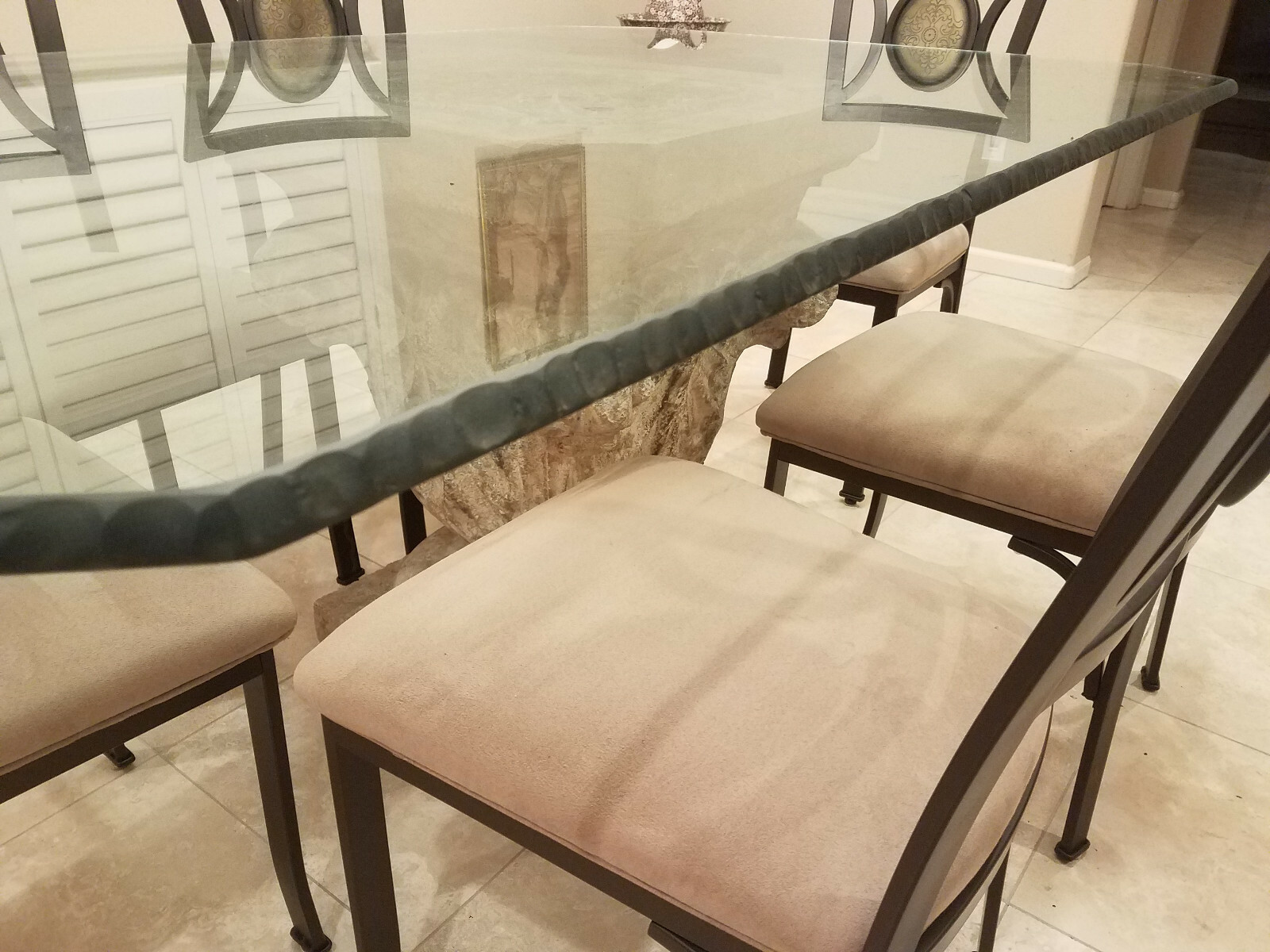 Beautiful 4' by 6' Rectangular Glass Top Dining Room Table w/ 6 Chairs