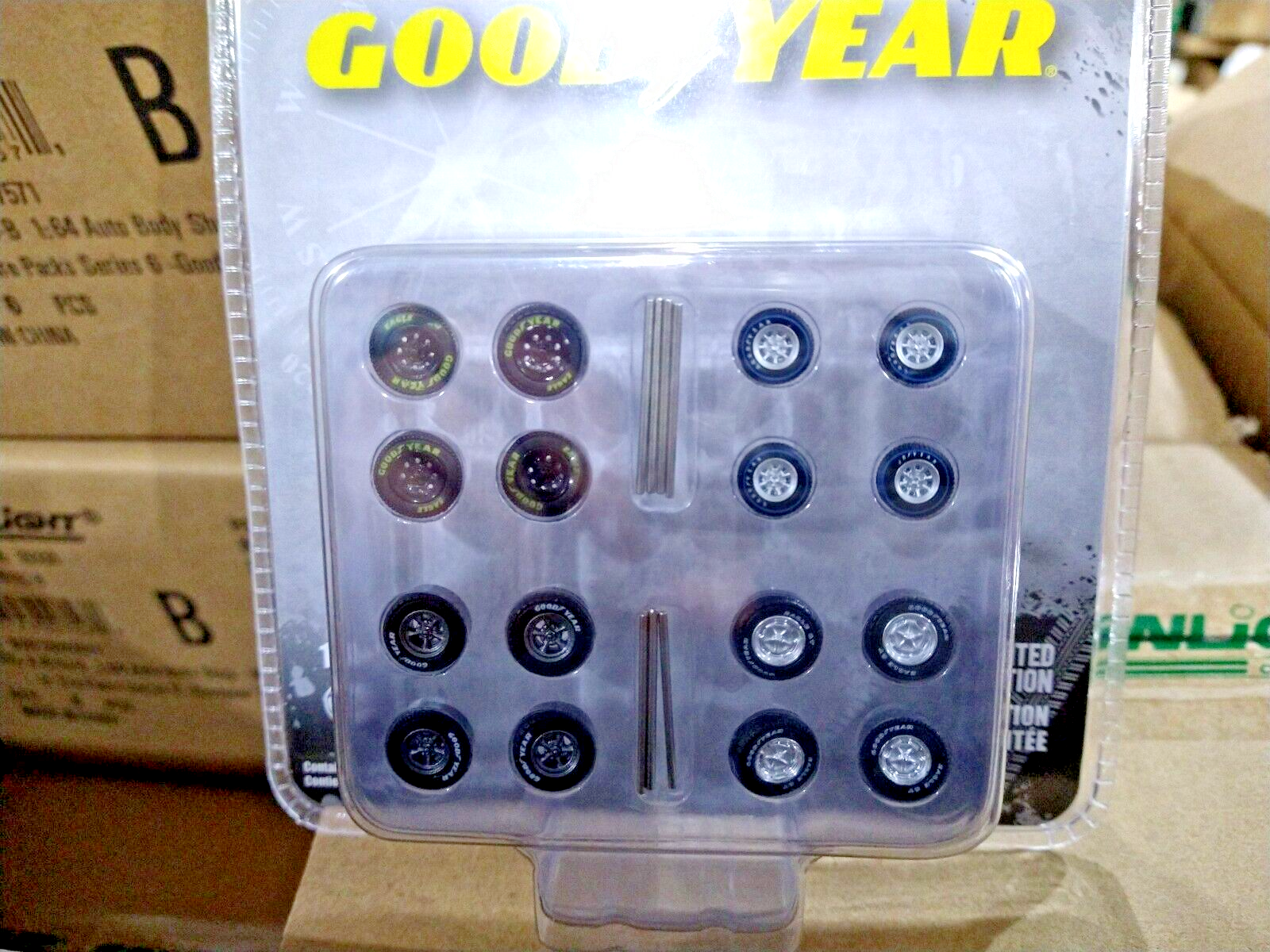 1:64 GreenLight *WHEEL & TIRE ACCESSORY PACK* GOODYEAR TIRES
