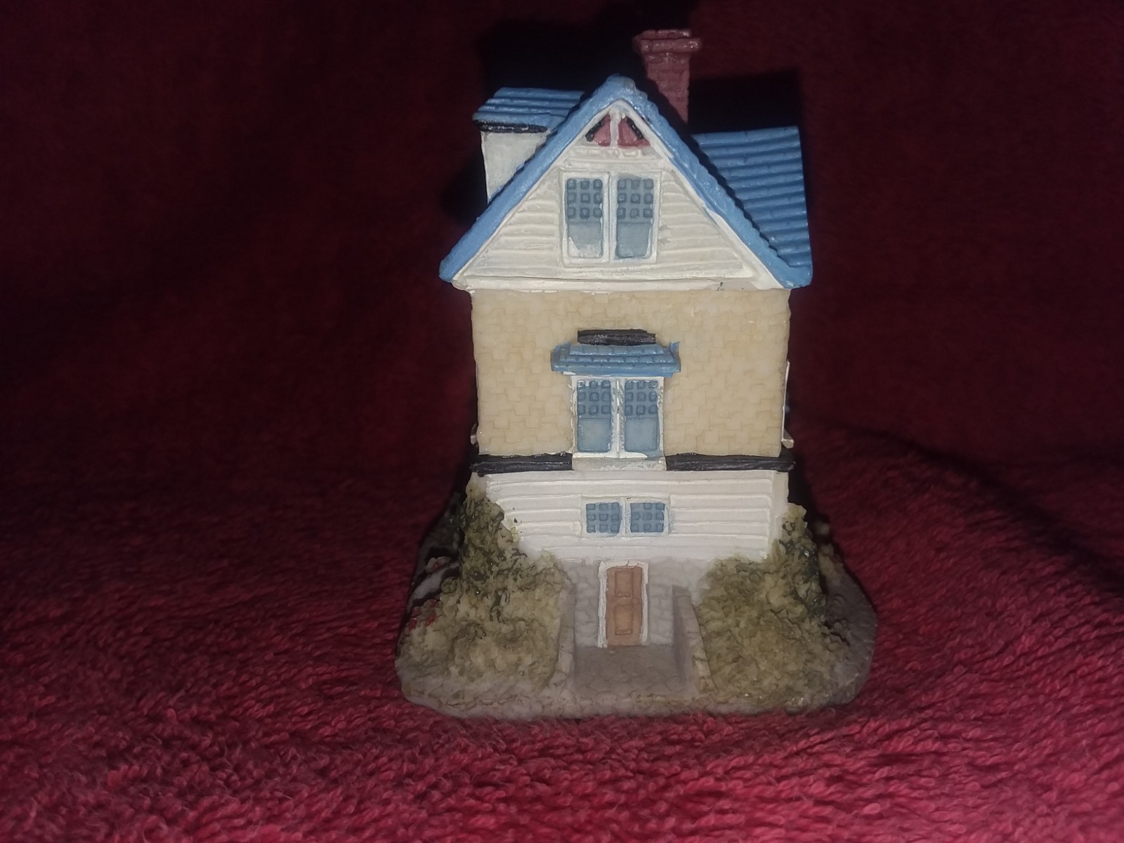 Liberty Falls AH37 Dr. Steven's Home and Office 1993 International Resources