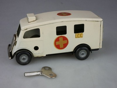 Triang Minic Toys England Blech Ambulance 75M vintage 50s windup tin toy 132903