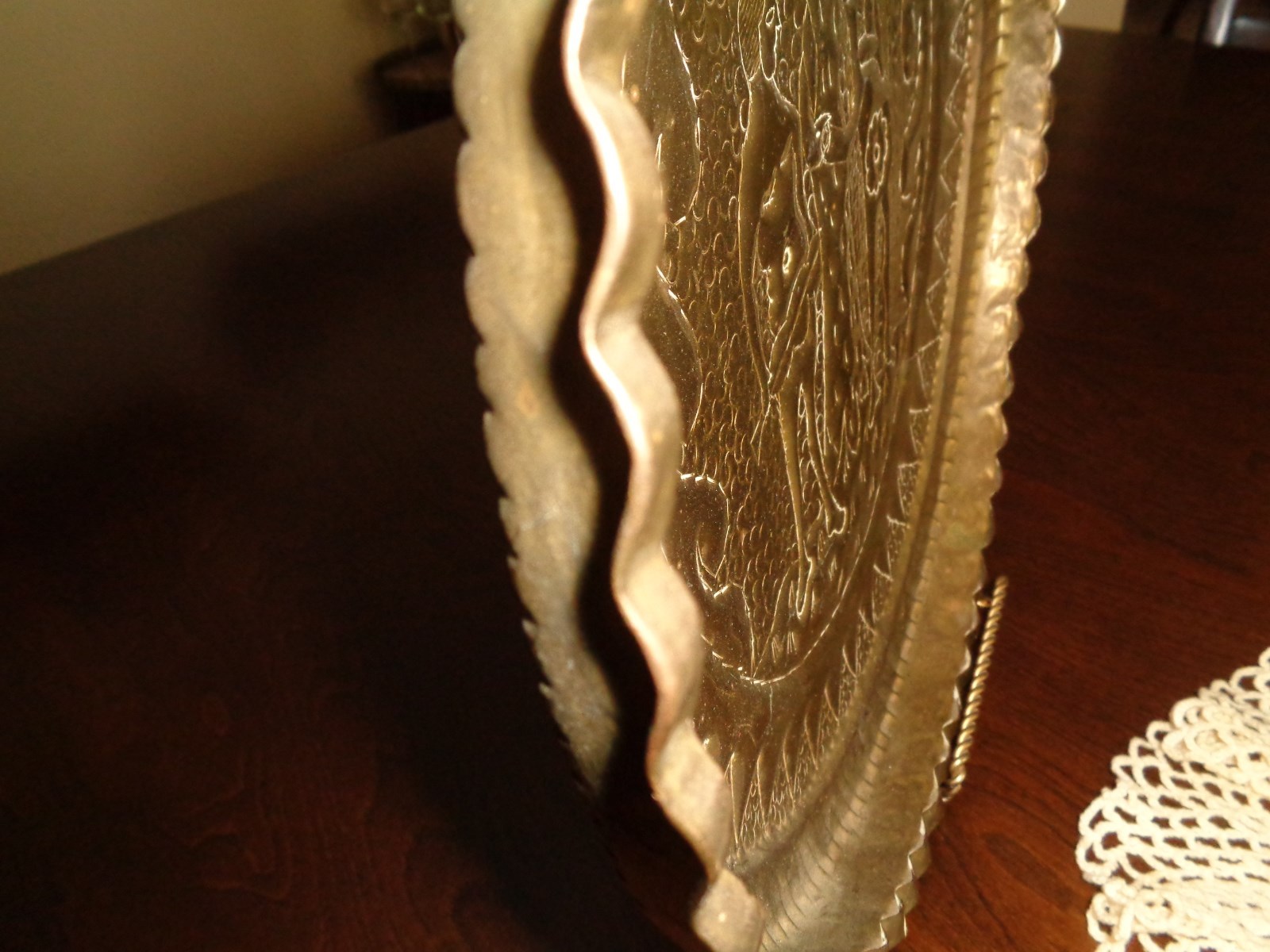 VINTAGE PRESSED METAL SERVING TRAY 