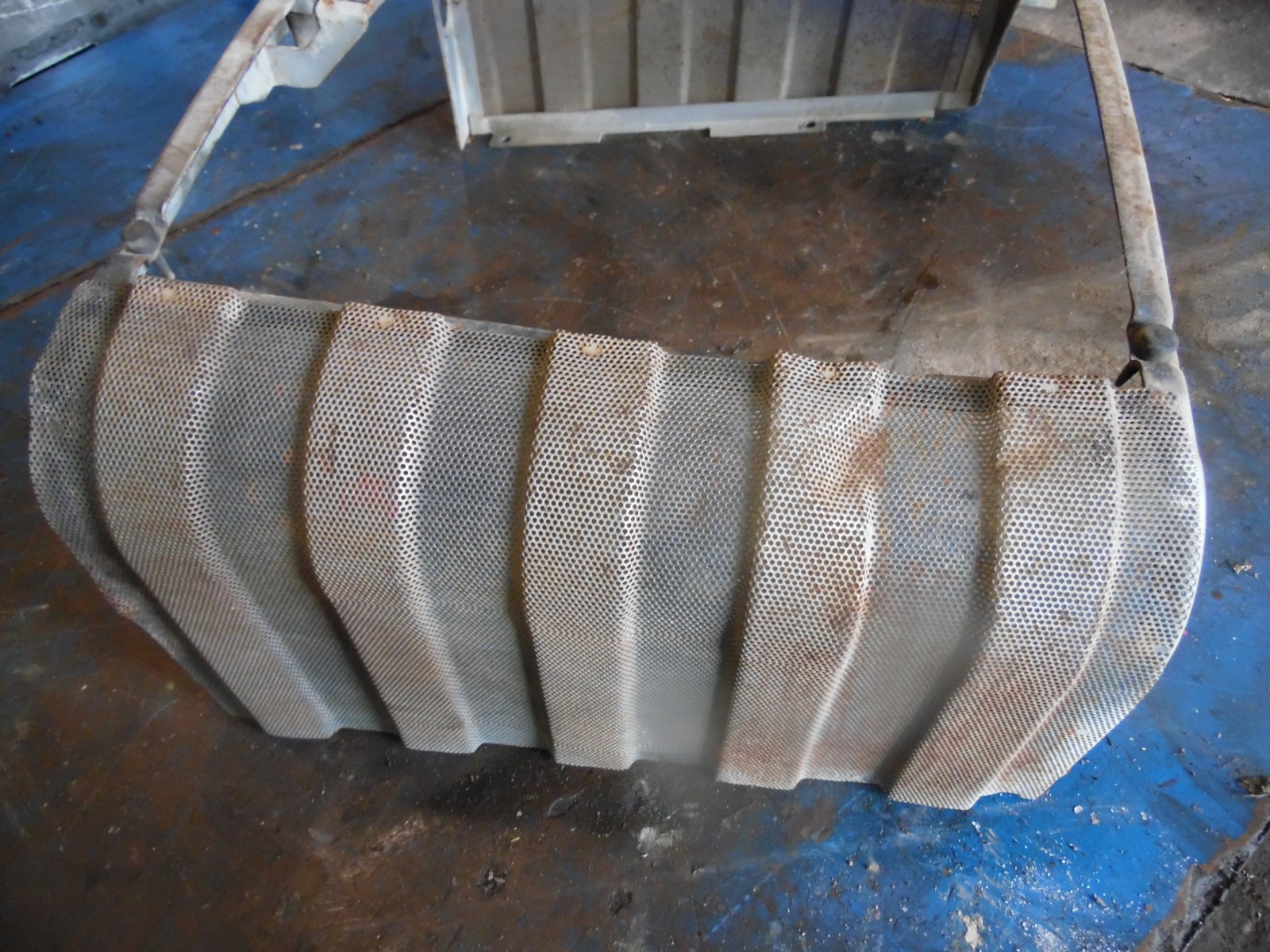 Massey Ferguson 165 gas Farm tractor lower grill screen